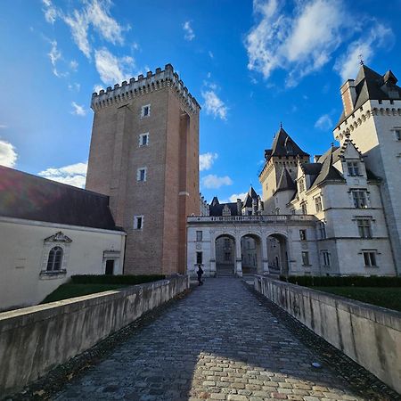 Le Henri IV - Hyper Centre - Quartier Du Chateau Pau Exteriör bild