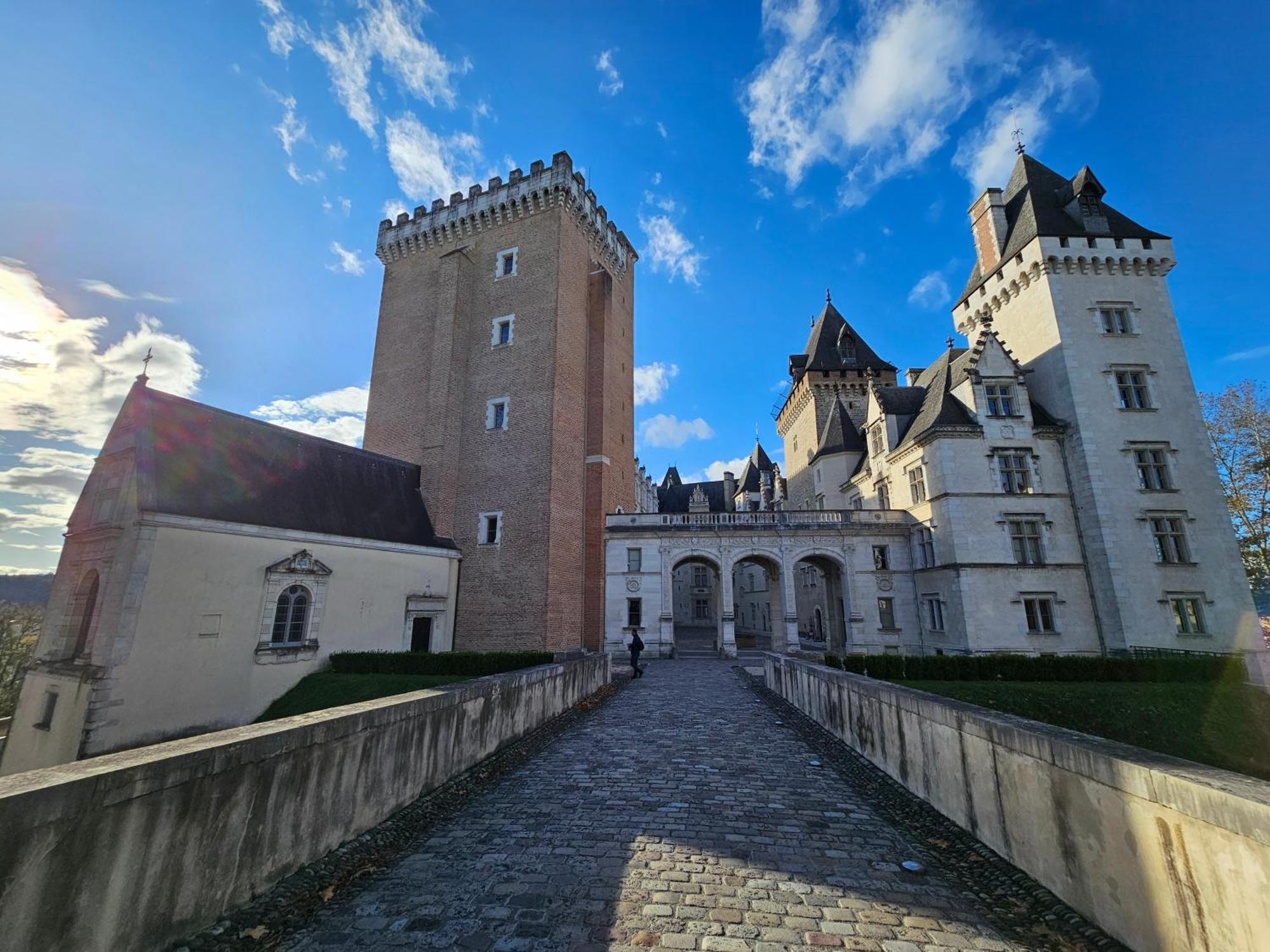 Le Henri IV - Hyper Centre - Quartier Du Chateau Pau Exteriör bild